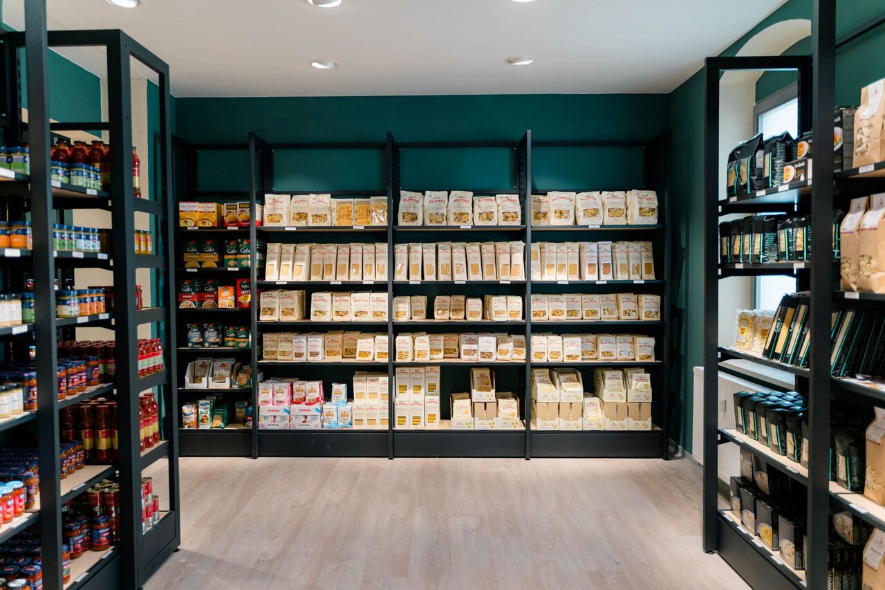 Wide range of Italian pasta at Mercato Amami Italia in Weiden